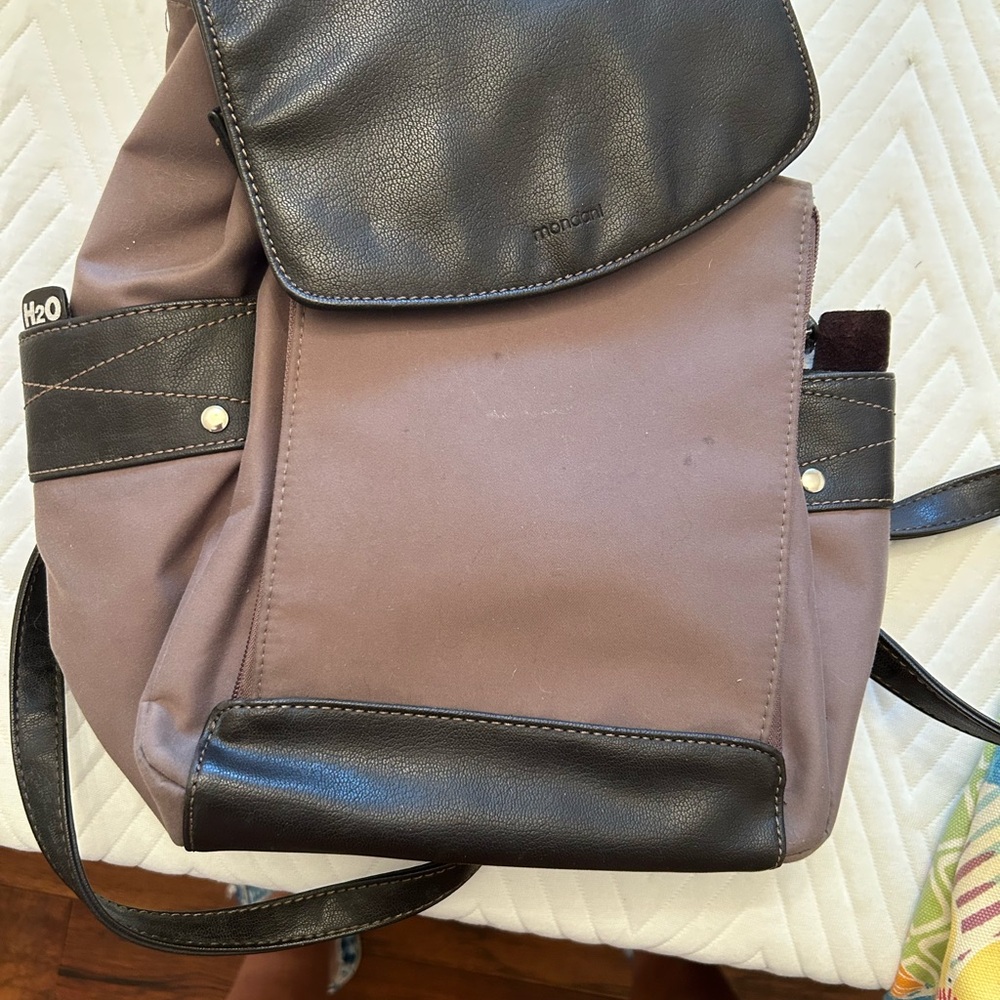 Mondani New York Elegant Brown Backpack